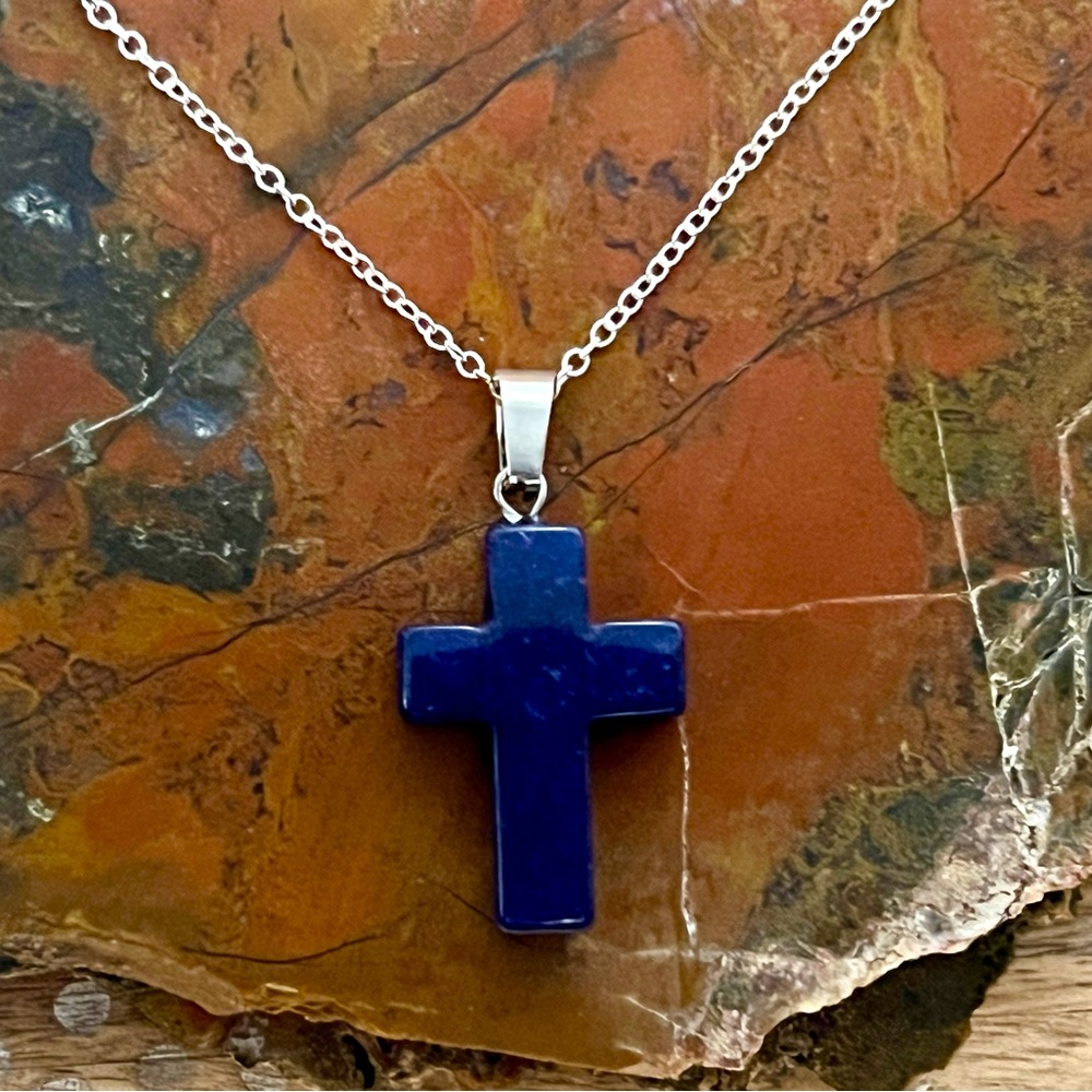 New Beautiful Lapis Lazuli Cross Pendant On 925 Silver Chain Necklace.